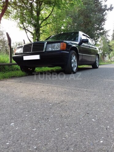 Mercedes 190 1991, 401,000 km - 2.0 л - Astara