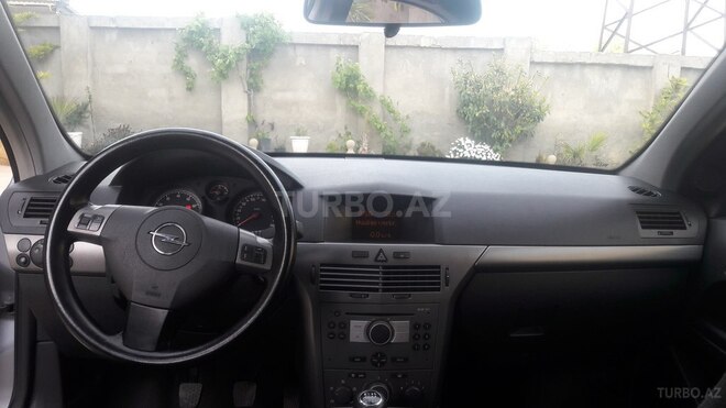 Opel Astra 2004, 176,000 km - 1.4 л - Bakı