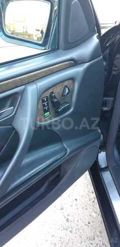 Mercedes E 320 2001, 260,000 km - 3.2 l - Salyan