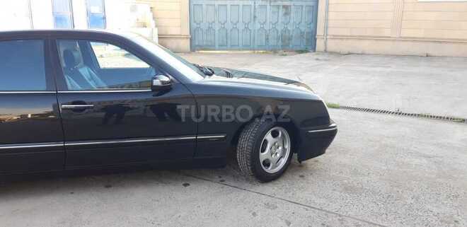 Mercedes E 320 2001, 260,000 km - 3.2 l - Salyan