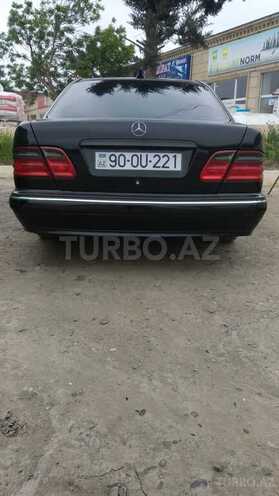 Mercedes E 320 2001, 260,000 km - 3.2 l - Salyan