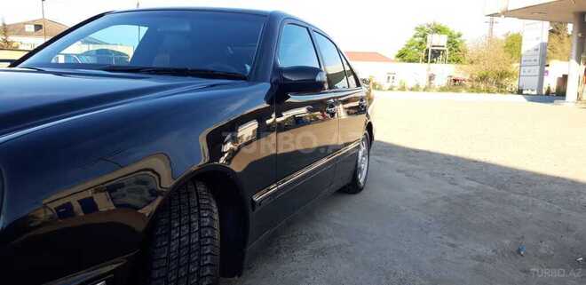 Mercedes E 320 2001, 260,000 km - 3.2 l - Salyan