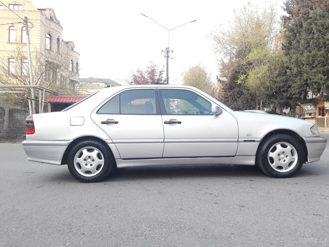 Mercedes C 220 1999, 364,000 km - 2.2 l - Bakı