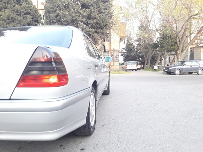 Mercedes C 220 1999, 364,000 km - 2.2 l - Bakı