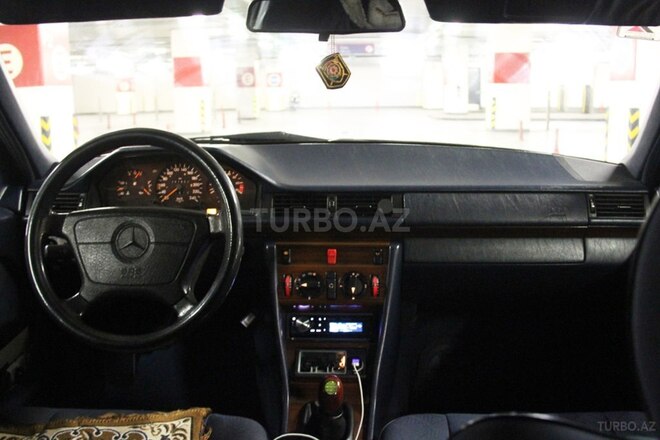 Mercedes E 200 1994, 380,124 km - 2.0 l - Bakı