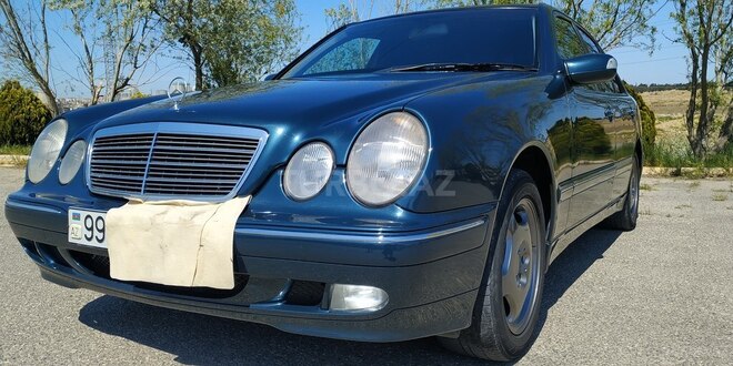 Mercedes E 220 1999, 281,000 km - 2.2 л - Bakı