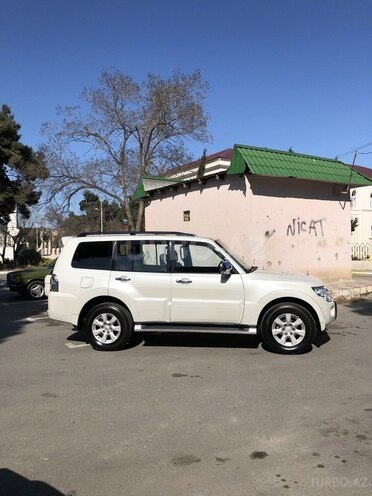 Mitsubishi Pajero 2010, 116,000 km - 3.5 l - Sumqayıt