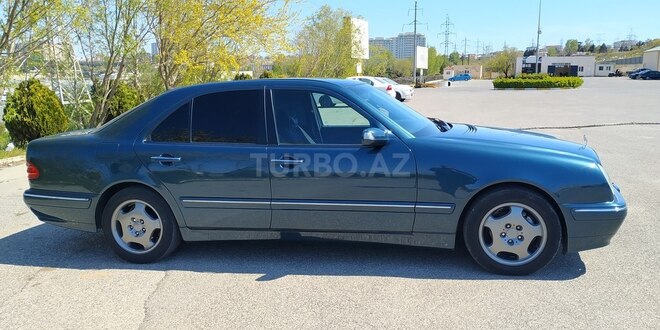 Mercedes E 220 1999, 281,000 km - 2.2 л - Bakı