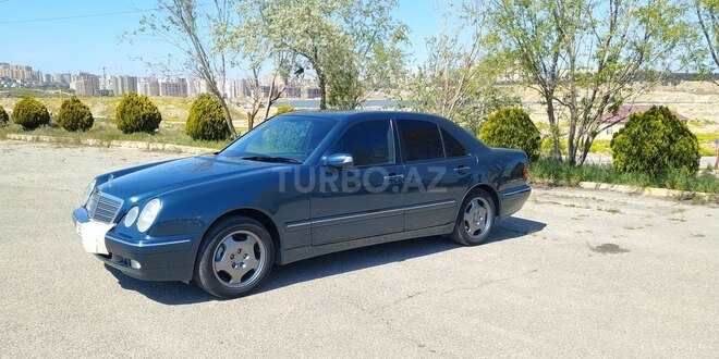 Mercedes E 220 1999, 281,000 km - 2.2 л - Bakı