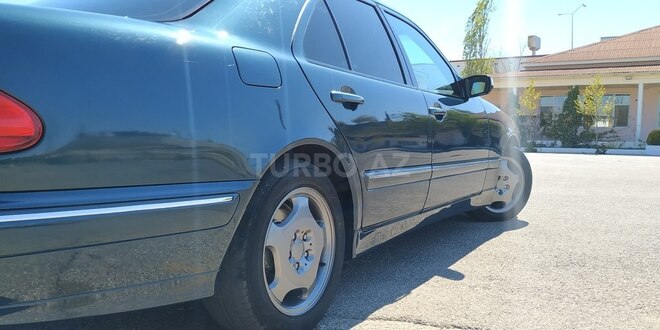 Mercedes E 220 1999, 281,000 km - 2.2 л - Bakı