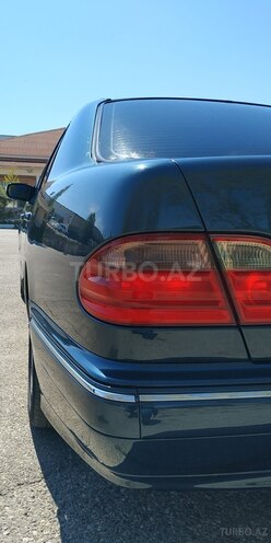 Mercedes E 220 1999, 281,000 km - 2.2 л - Bakı