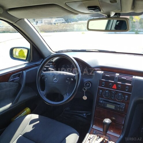 Mercedes E 220 1999, 281,000 km - 2.2 л - Bakı