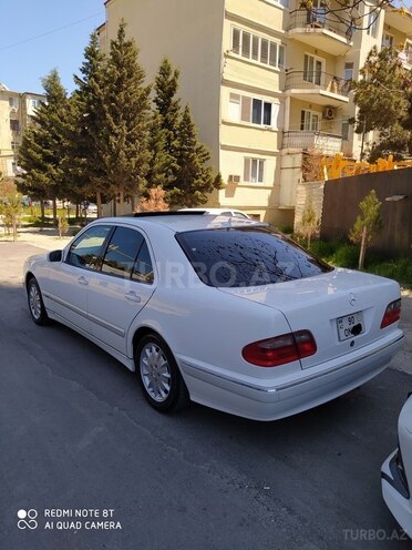 Mercedes E 240 2001, 142,000 km - 2.6 l - Bakı