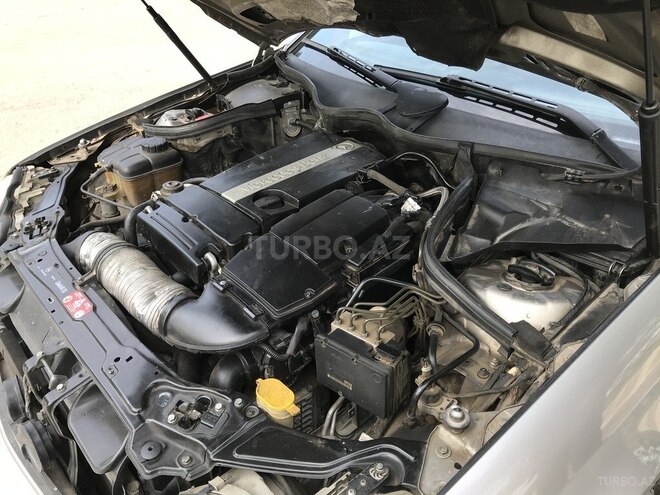 Mercedes C 180 2003, 386,100 km - 1.8 л - Quba