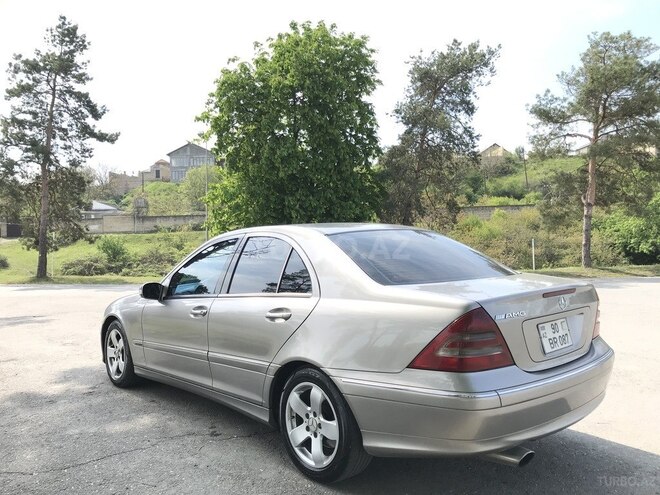 Mercedes C 180 2003, 386,100 km - 1.8 л - Quba
