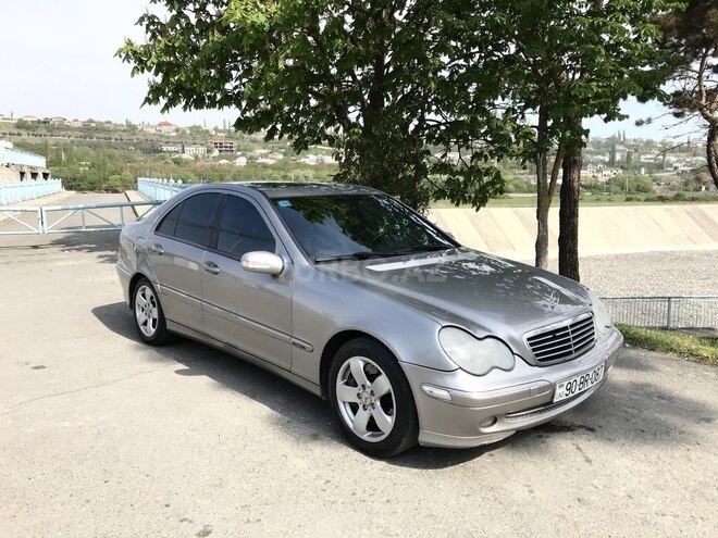 Mercedes C 180 2003, 386,100 km - 1.8 л - Quba