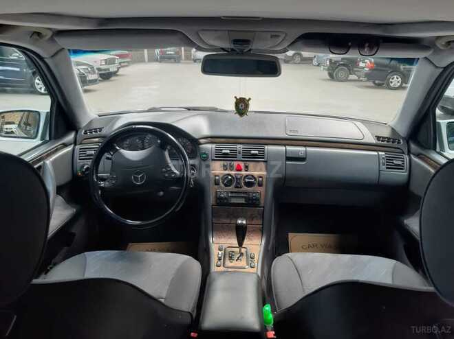 Mercedes E 200 2000, 278,440 km - 2.0 l - Gəncə