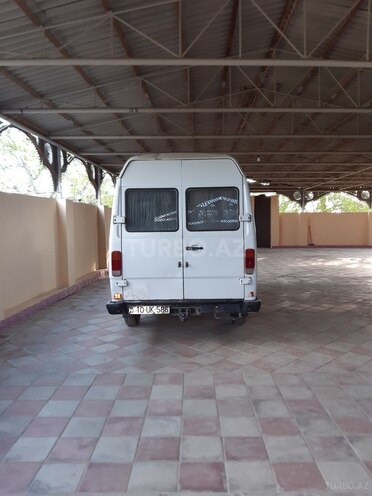 Mercedes 208 D 1994, 500,000 km - 2.3 л - Salyan