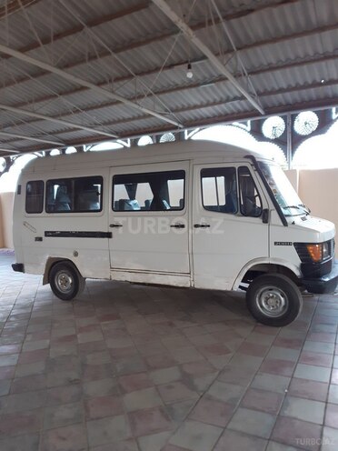 Mercedes 208 D 1994, 500,000 km - 2.3 л - Salyan