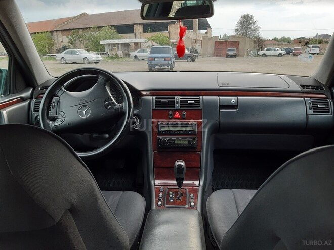 Mercedes E 220 2000, 455,000 km - 2.2 l - Gəncə