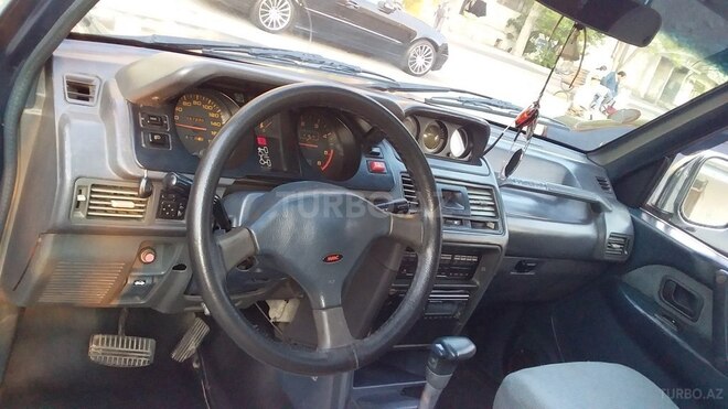 Mitsubishi Pajero 1993, 338,000 km - 2.5 l - Bakı