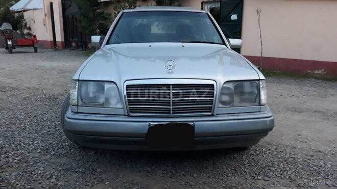 Mercedes E 250 1994, 314,523 km - 2.5 l - Saatlı