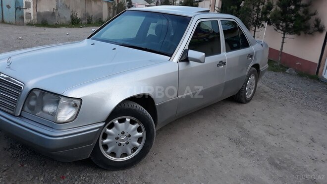 Mercedes E 250 1994, 314,523 km - 2.5 l - Saatlı