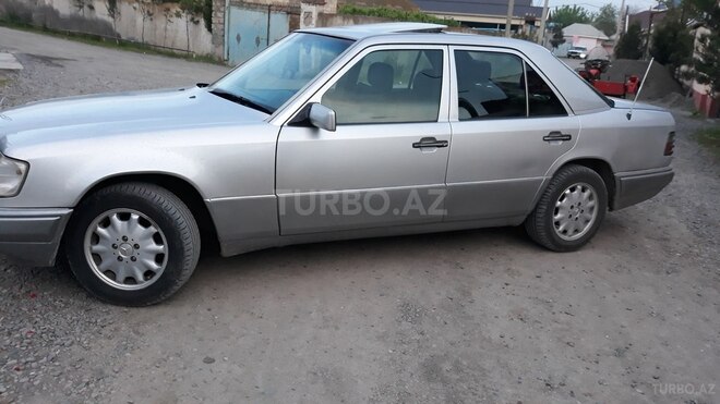 Mercedes E 250 1994, 314,523 km - 2.5 l - Saatlı