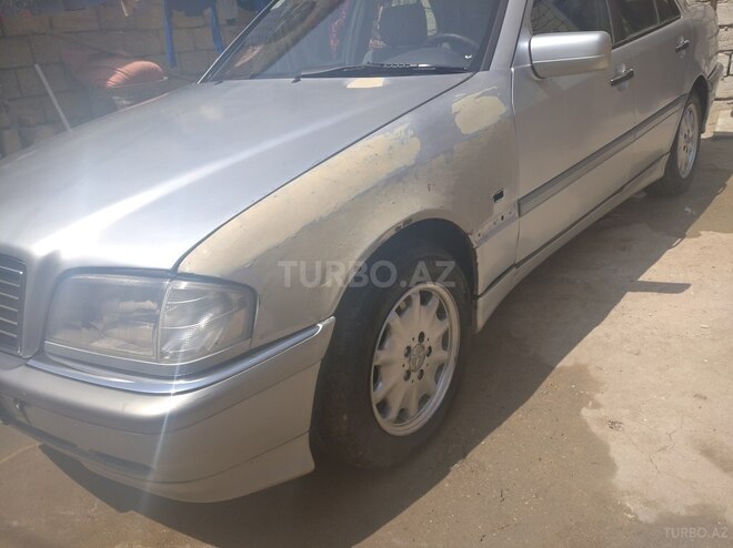 Mercedes C 220 1995, 290,000 km - 2.2 l - Bakı