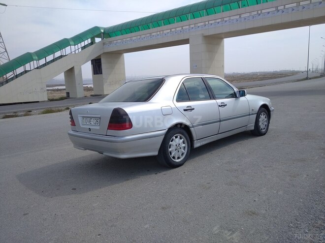 Mercedes C 220 1995, 290,000 km - 2.2 l - Bakı