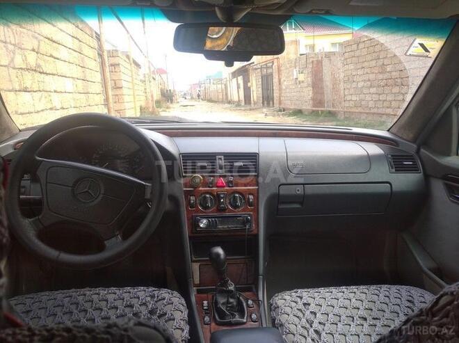 Mercedes C 220 1995, 290,000 km - 2.2 l - Bakı
