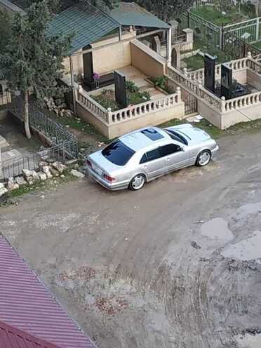 Mercedes E 240 1999, 151,260 km - 2.4 l - Bakı