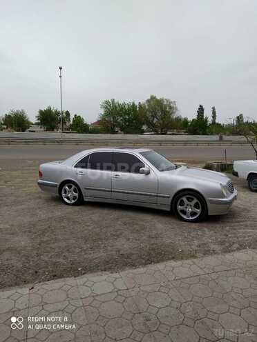 Mercedes E 320 2001, 280,000 km - 3.2 l - Yevlax
