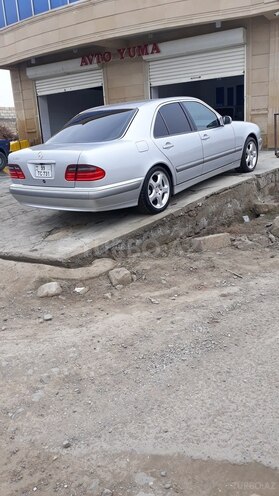 Mercedes E 320 2001, 280,000 km - 3.2 l - Yevlax