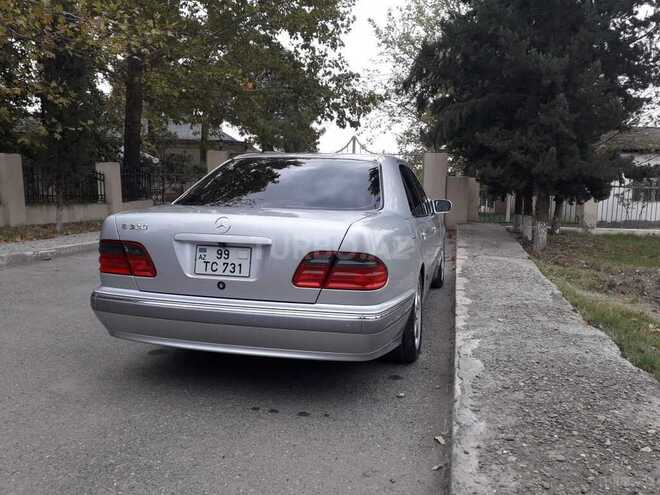 Mercedes E 320 2001, 280,000 km - 3.2 l - Yevlax