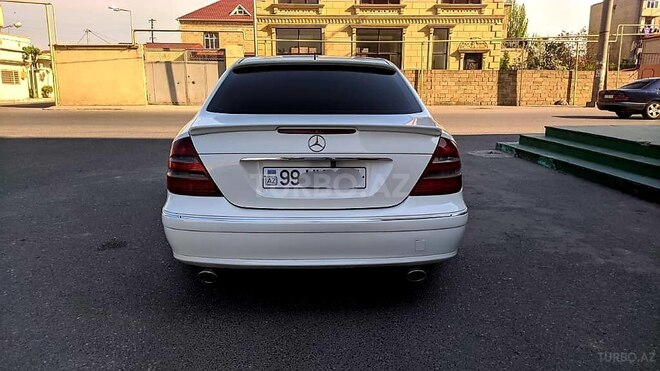 Mercedes E 240 2004, 295,000 km - 2.6 l - Bakı