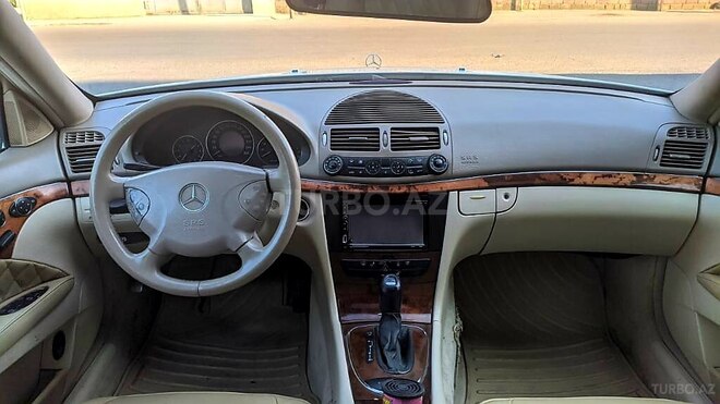 Mercedes E 240 2004, 295,000 km - 2.6 l - Bakı