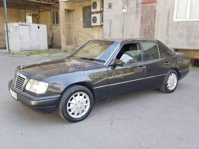 Mercedes E 220 1994, 485,600 km - 2.2 l - Bakı