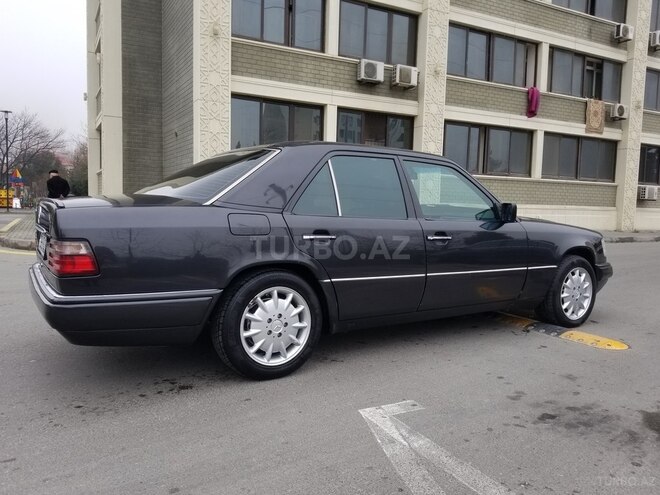 Mercedes E 220 1994, 485,600 km - 2.2 l - Bakı