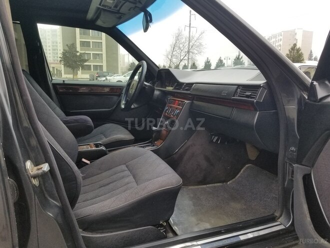 Mercedes E 220 1994, 485,600 km - 2.2 l - Bakı