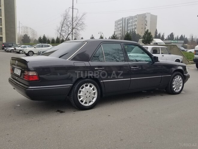 Mercedes E 220 1994, 485,600 km - 2.2 l - Bakı