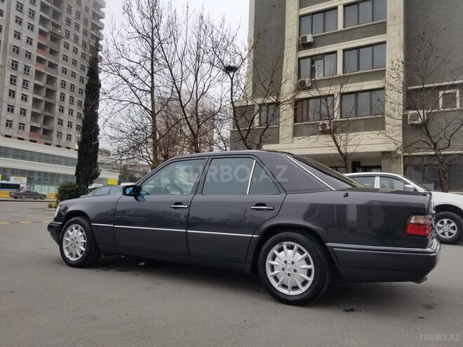Mercedes E 220 1994, 485,600 km - 2.2 l - Bakı