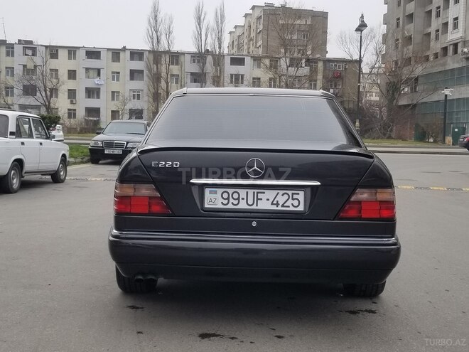 Mercedes E 220 1994, 485,600 km - 2.2 l - Bakı