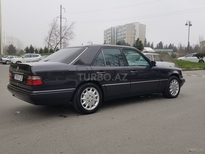 Mercedes E 220 1994, 485,600 km - 2.2 l - Bakı