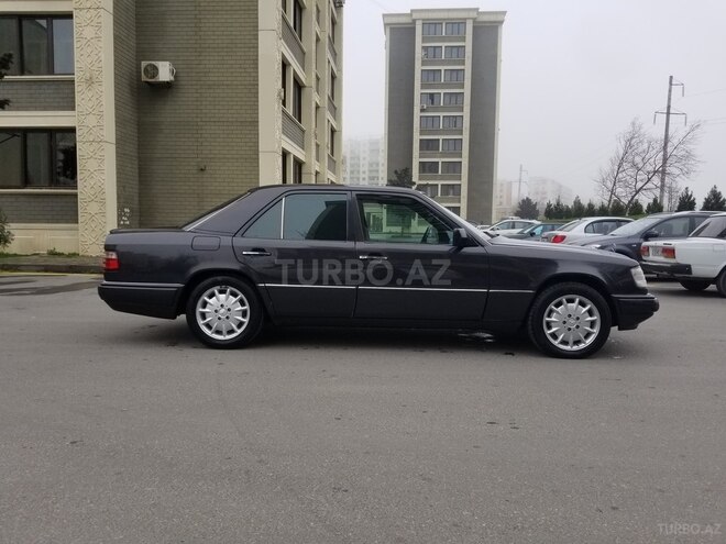 Mercedes E 220 1994, 485,600 km - 2.2 l - Bakı