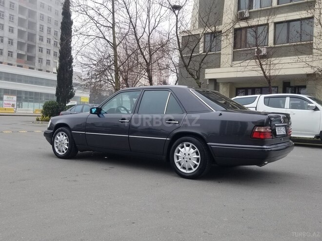 Mercedes E 220 1994, 485,600 km - 2.2 l - Bakı