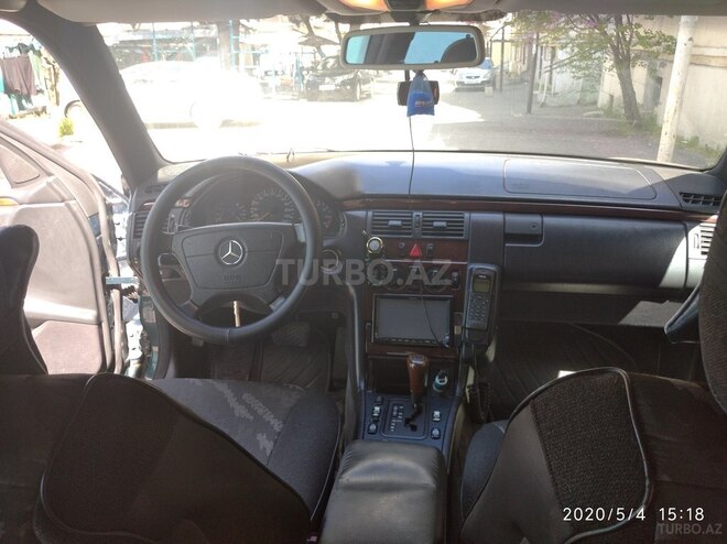 Mercedes E 230 1997, 338,000 km - 2.3 l - Bakı