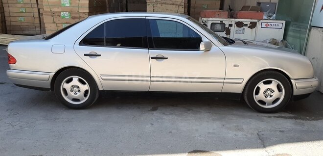 Mercedes E 200 1998, 196,638 km - 2.0 l - Bakı