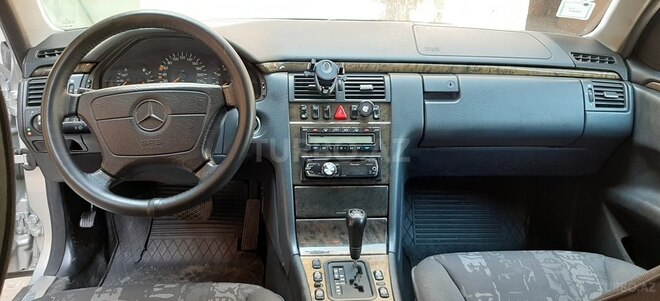 Mercedes E 200 1998, 196,638 km - 2.0 l - Bakı
