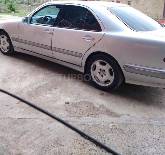 Mercedes E 240 2000, 348,080 km - 2.4 l - Cəlilabad